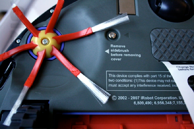 Illustration for article titled Mod-Friendly 5th Gen iRobot Roomba - First Vacuum